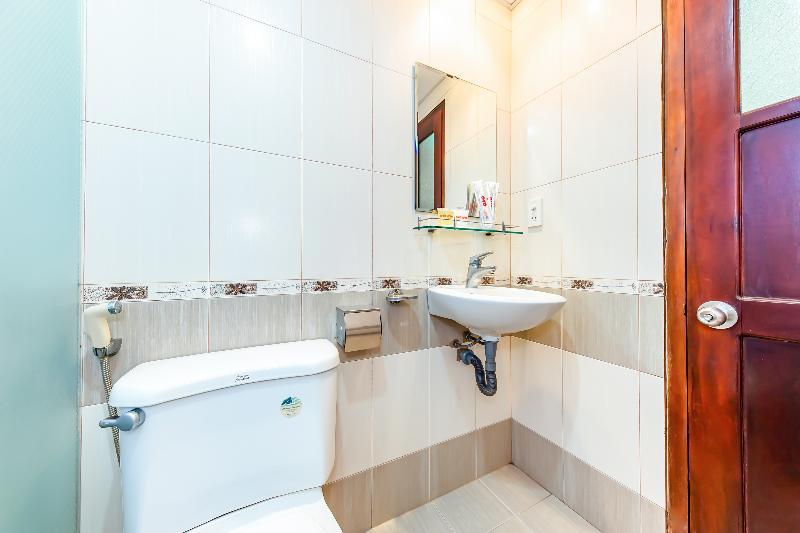 Oyo 243 Eden Hotel נה טראנג מראה חיצוני תמונה